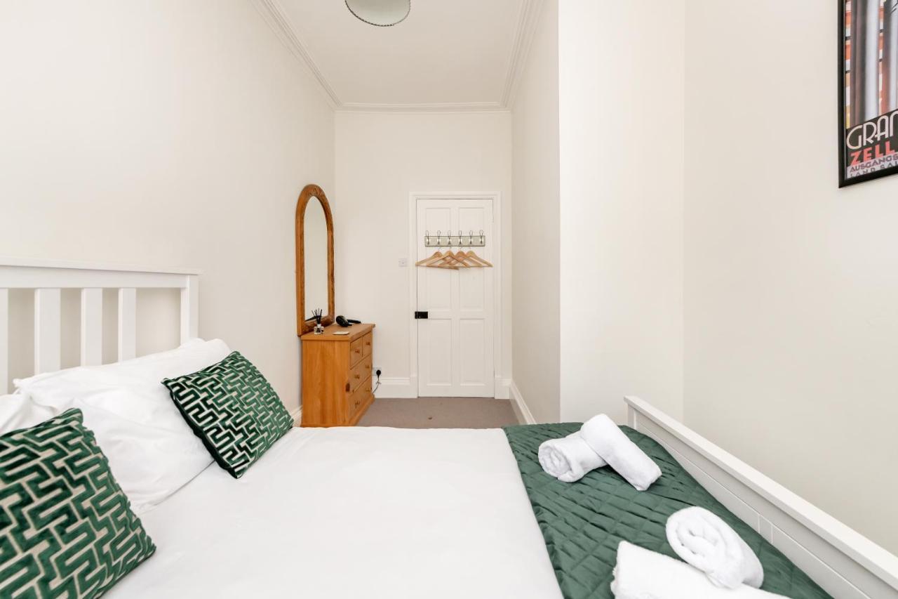 Stunning Georgian Apartment In Central Bath Extérieur photo